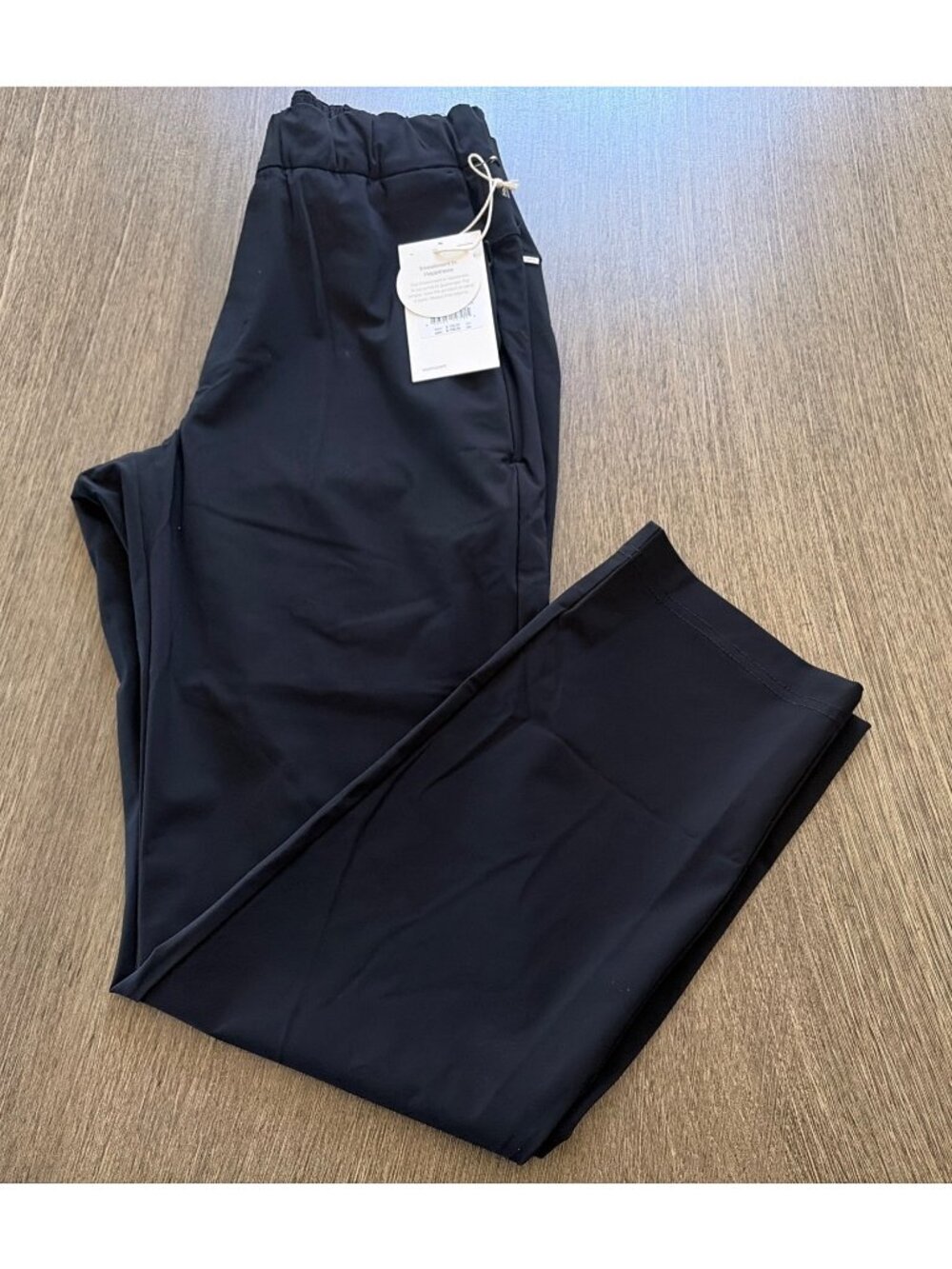NWT  Women’s Vuori Miles Ankle Pant Color Black, Size XS New